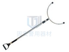 防暴鋼叉的使用方法新鮮出爐啦！