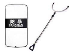 交警執(zhí)法中應(yīng)該如何使用警用裝備？