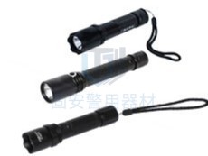 太好用了！為警用強(qiáng)光手電瘋狂打call！